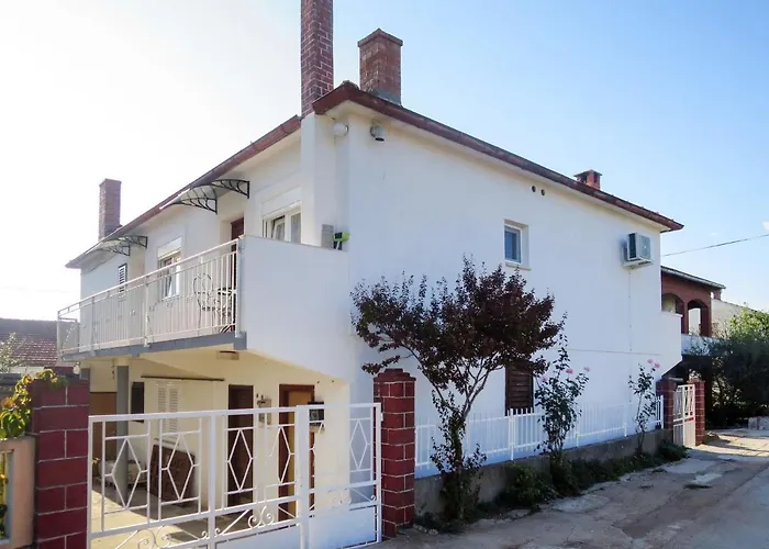 Appartement Lucia By Interhome Zadar