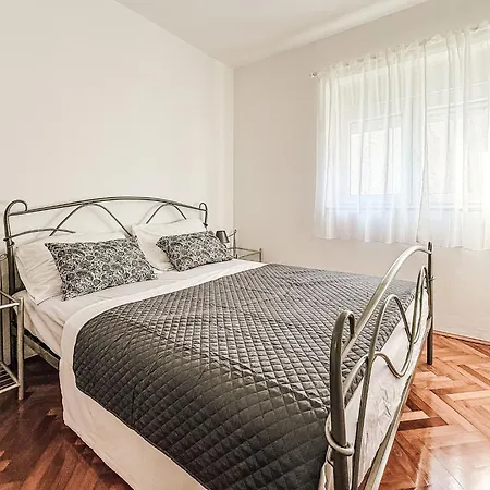 Lucia By Interhome Apartman *