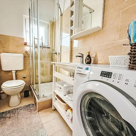 Lucia By Interhome Apartman Zadar